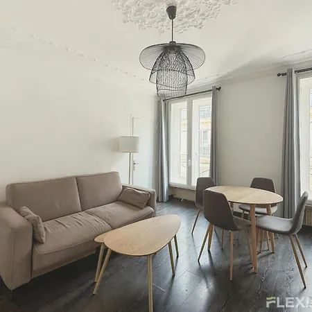 Casa vacanze Superb 2 Elegant In The Heart Of Paris' 8th District *