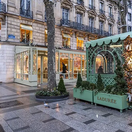 Casa vacanze Superb 2 Elegant In The Heart Of Paris' 8th District *