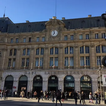 Superb 2 Elegant In The Heart Of Paris' 8th District * Parigi