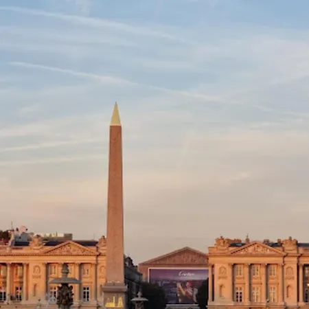 Superb 2 Elegant In The Heart Of Paris' 8th District